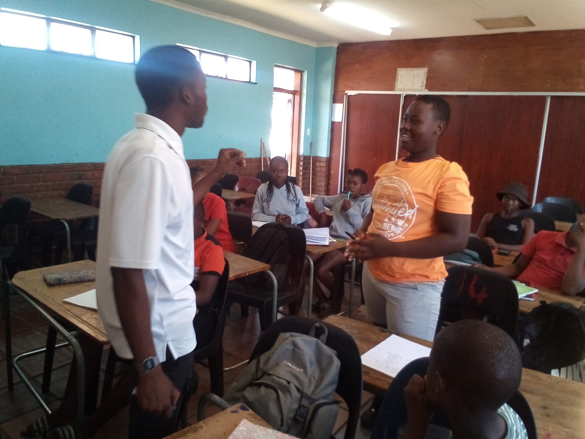 Discussion in community classroom