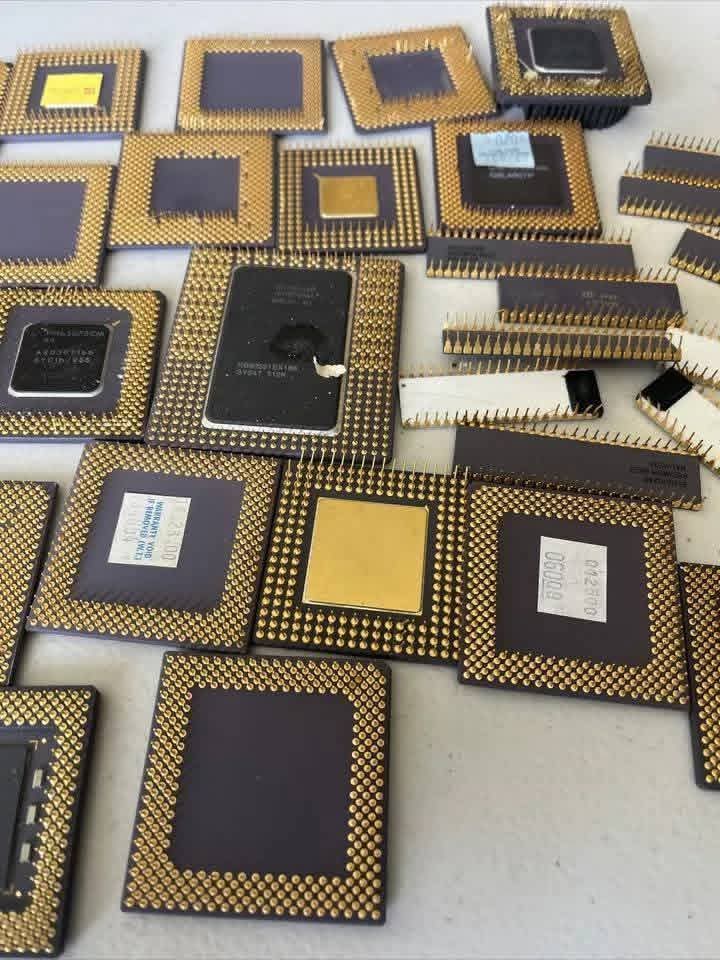Vintage computer chips and RAM for e-waste recycling