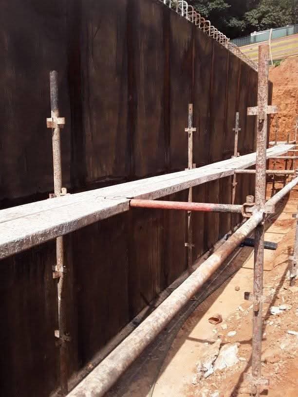 Excavation work for retaining wall